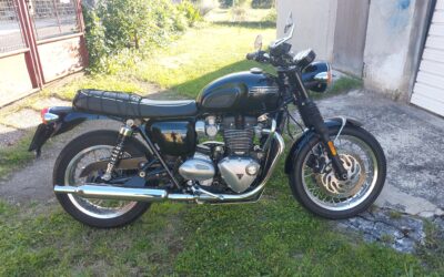 Triumph Bonneville T120 Jet Black rok 2022