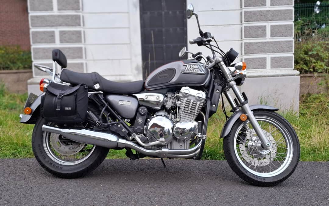 Triumph Thunderbird 900